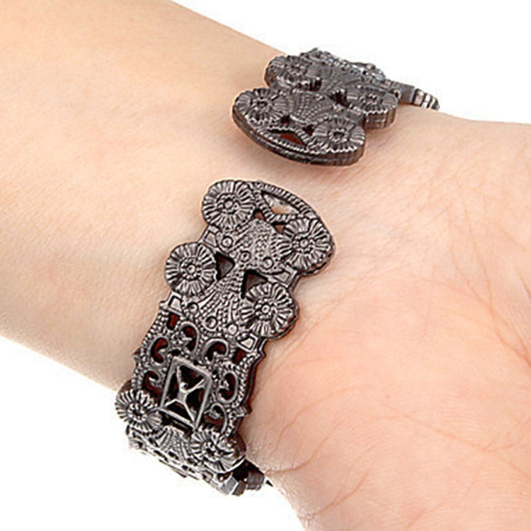 Retro Embossed Flower Bracelet Quartz Watch for Women(Black) - Bracelet Watches by buy2fix | Online Shopping UK | buy2fix